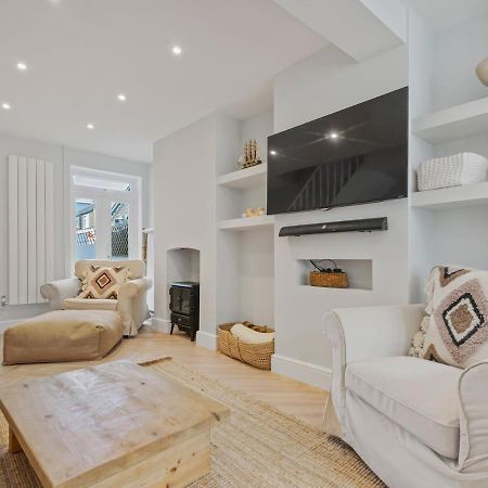 Pass The Keys 3 Bed Scandi Heaven Minutes From The Beach Whitstable Bagian luar foto