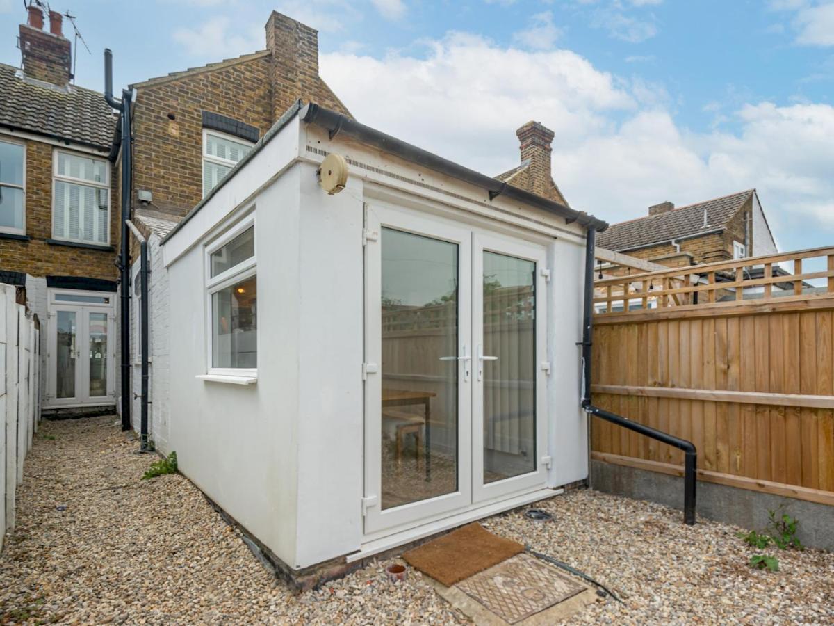 Pass The Keys 3 Bed Scandi Heaven Minutes From The Beach Whitstable Bagian luar foto